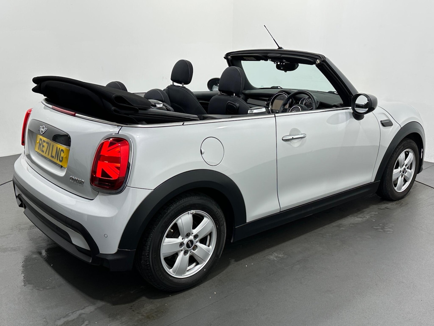 Used MINI Convertible 2021 for sale - 76878600: Photo 44