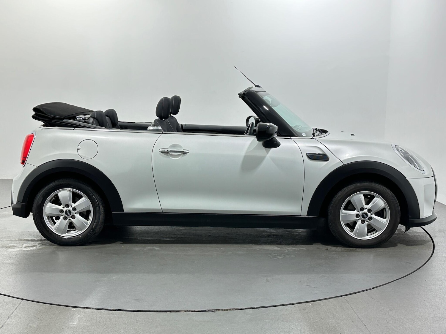 Used MINI Convertible 2021 for sale - 76878600: Photo 9