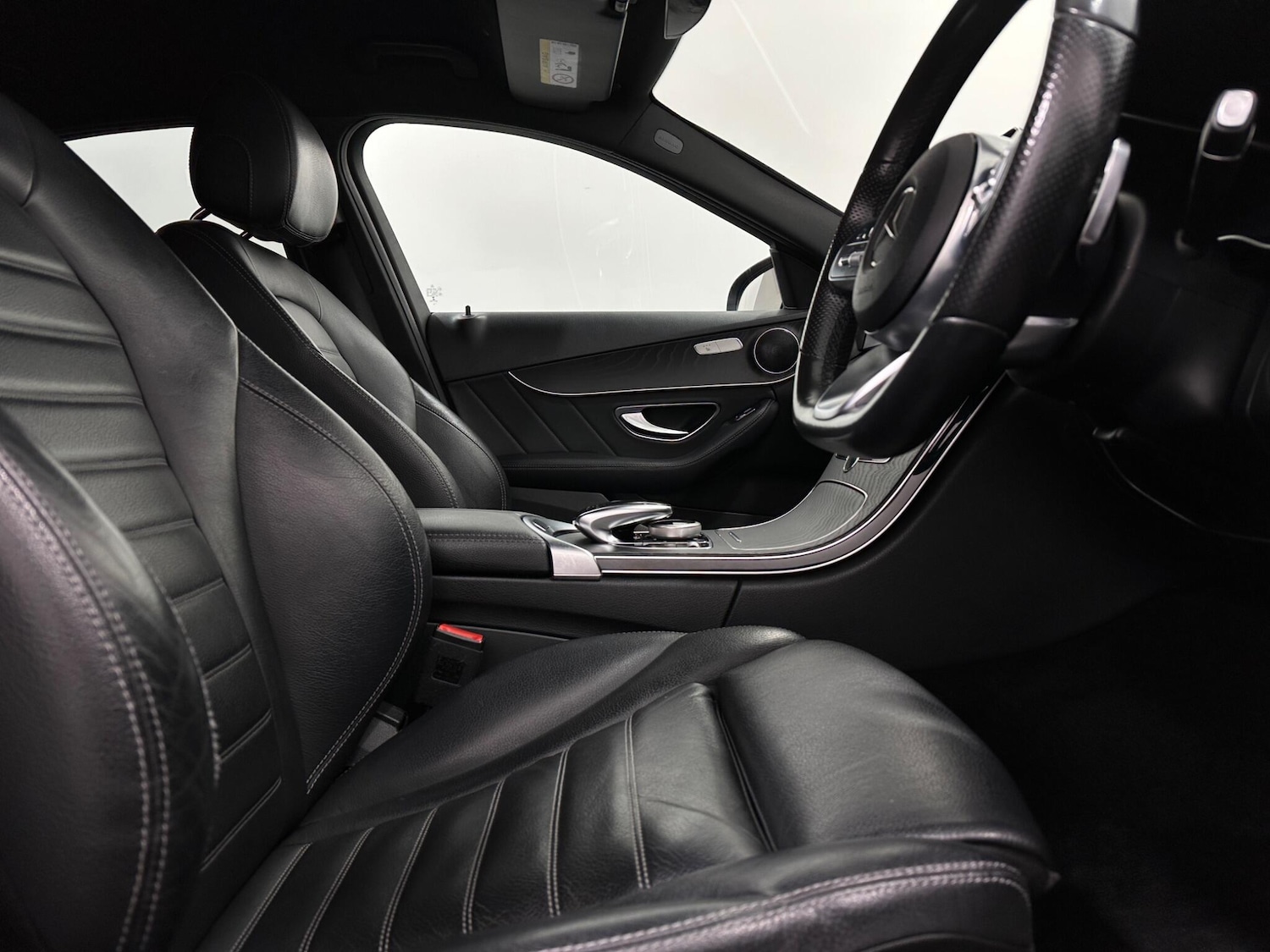 Used Mercedes-Benz C Class 2019 for sale - 77523898: Photo 30