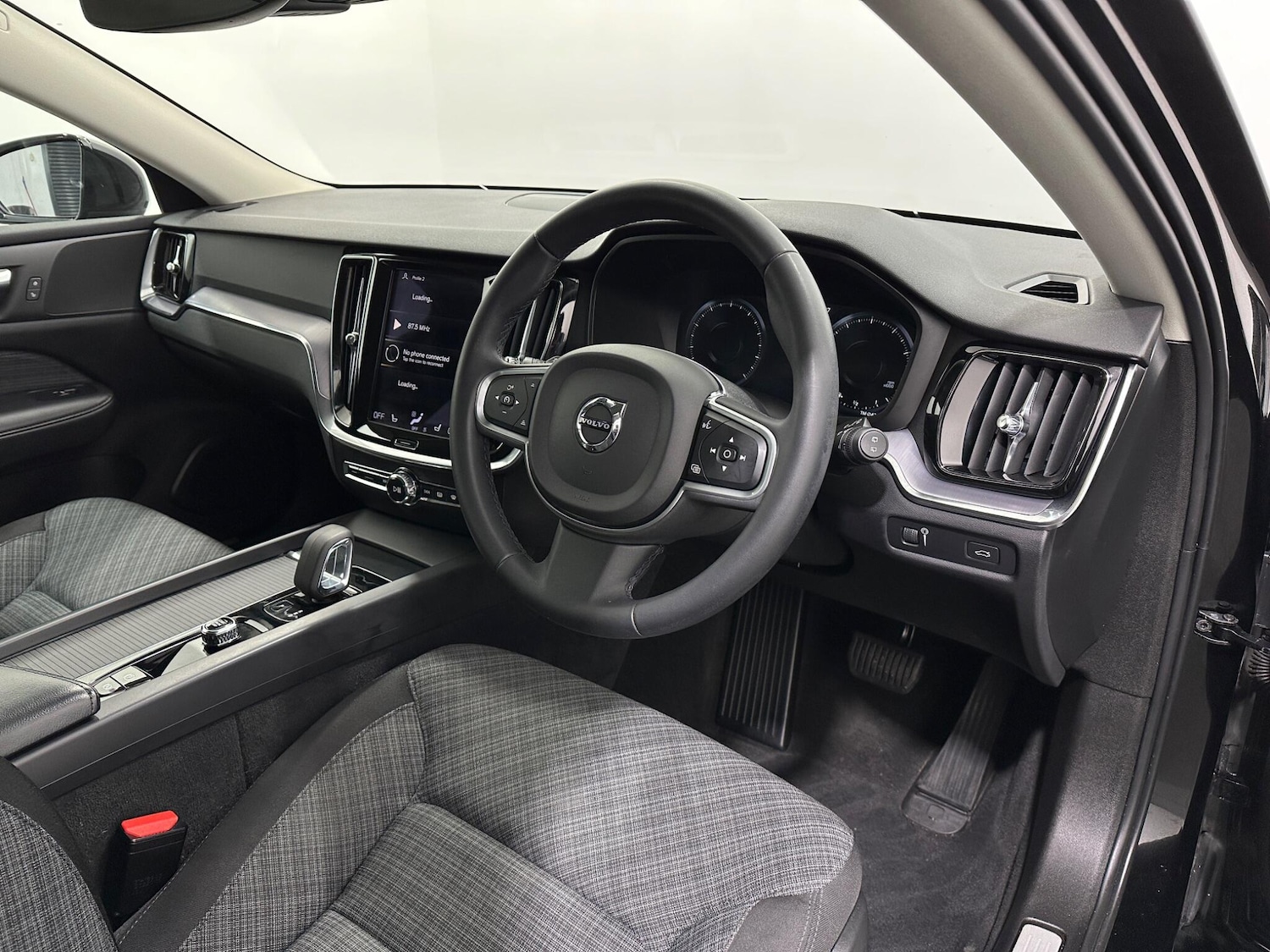 Used Volvo V60 2022 for sale - 77330941: Photo 10