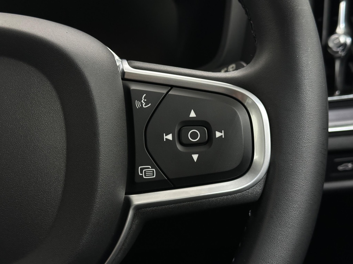 Used Volvo V60 2022 for sale - 77330941: Photo 16