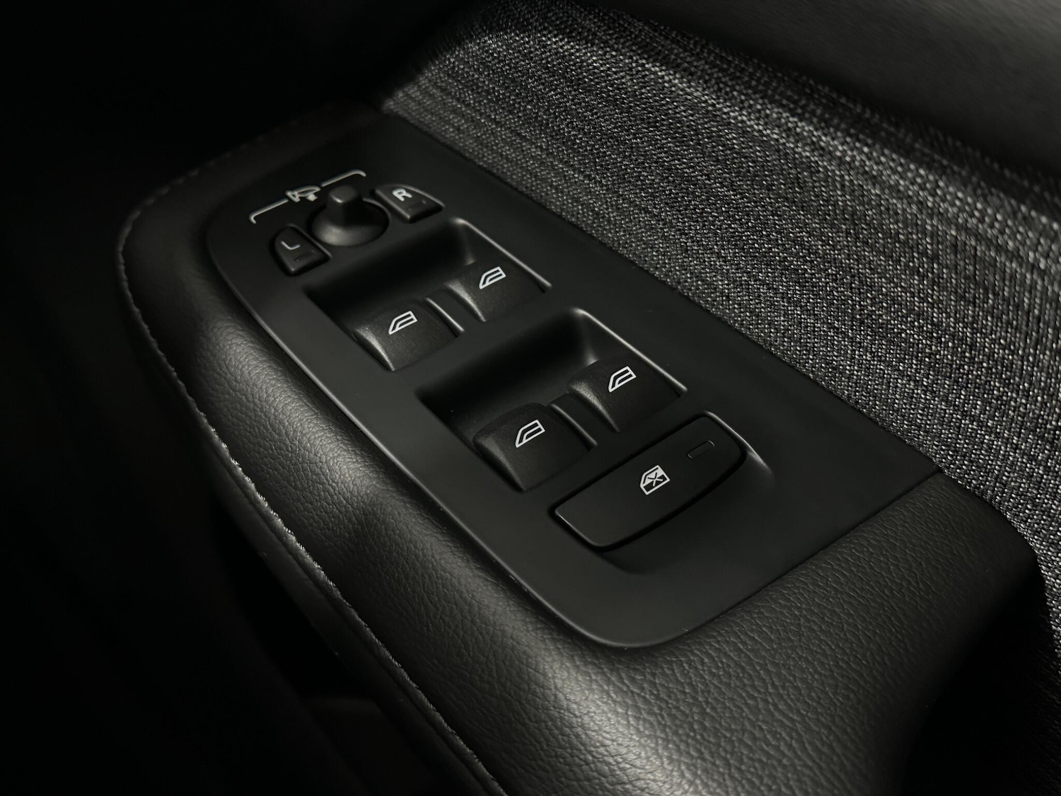 Used Volvo V60 2022 for sale - 77330941: Photo 19