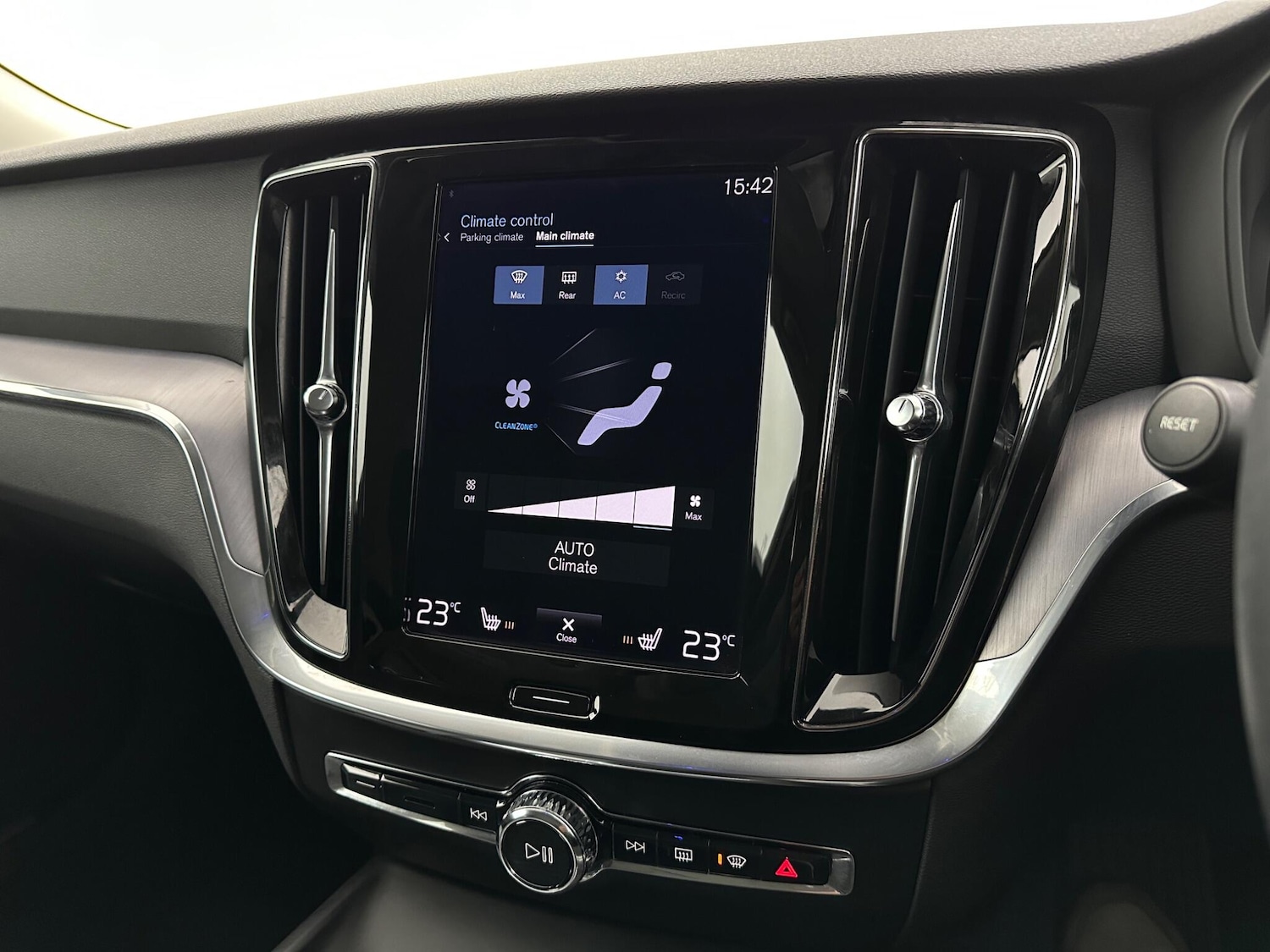 Used Volvo V60 2022 for sale - 77330941: Photo 22