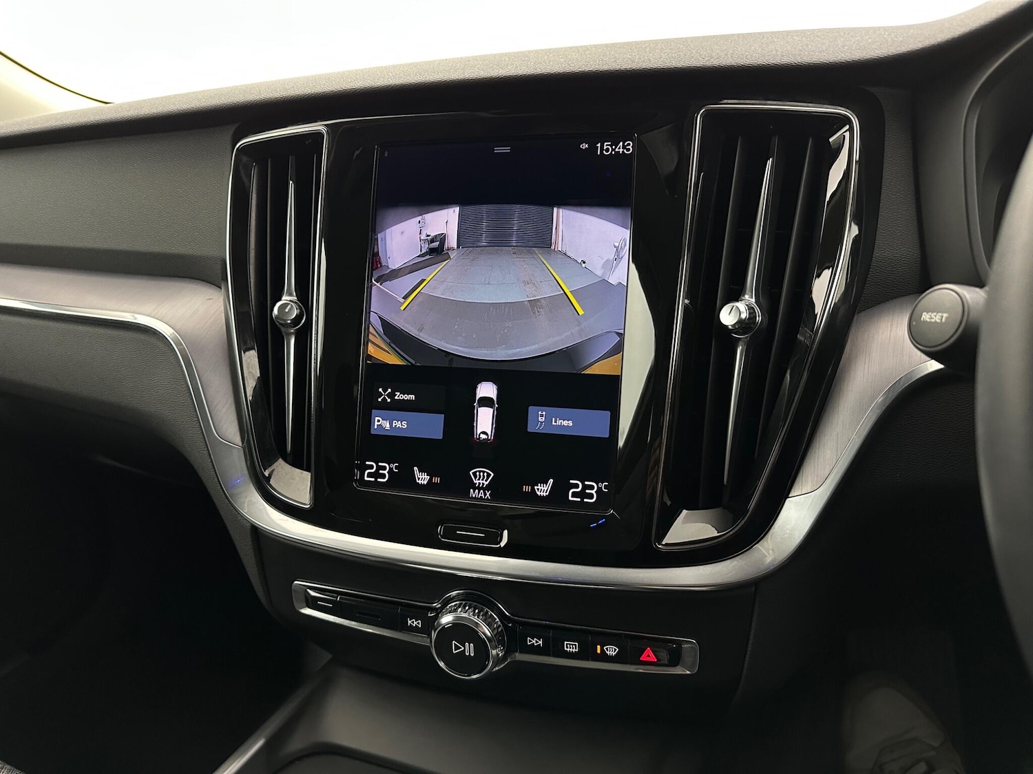 Used Volvo V60 2022 for sale - 77330941: Photo 23