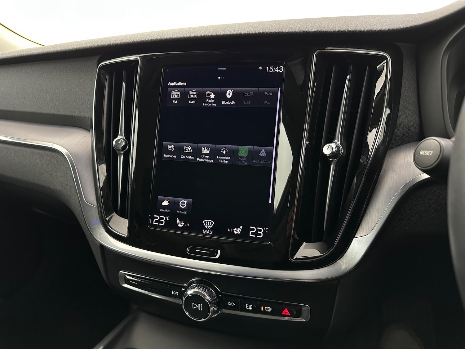 Used Volvo V60 2022 for sale - 77330941: Photo 25