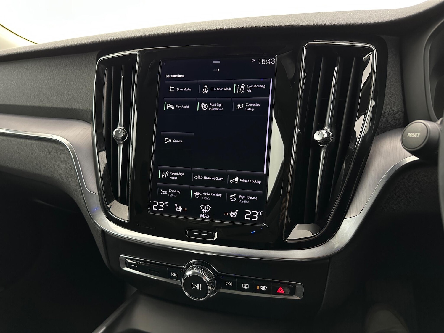 Used Volvo V60 2022 for sale - 77330941: Photo 26