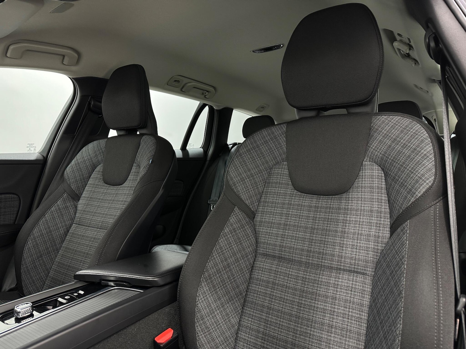 Used Volvo V60 2022 for sale - 77330941: Photo 36