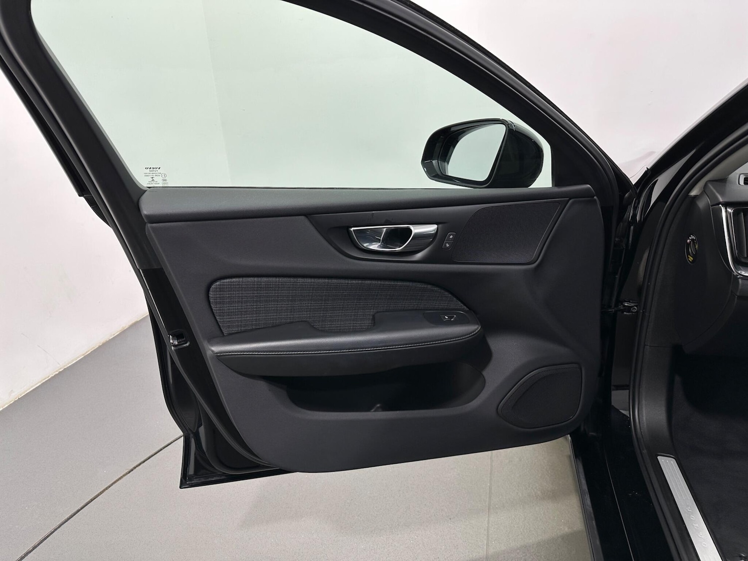 Used Volvo V60 2022 for sale - 77330941: Photo 37