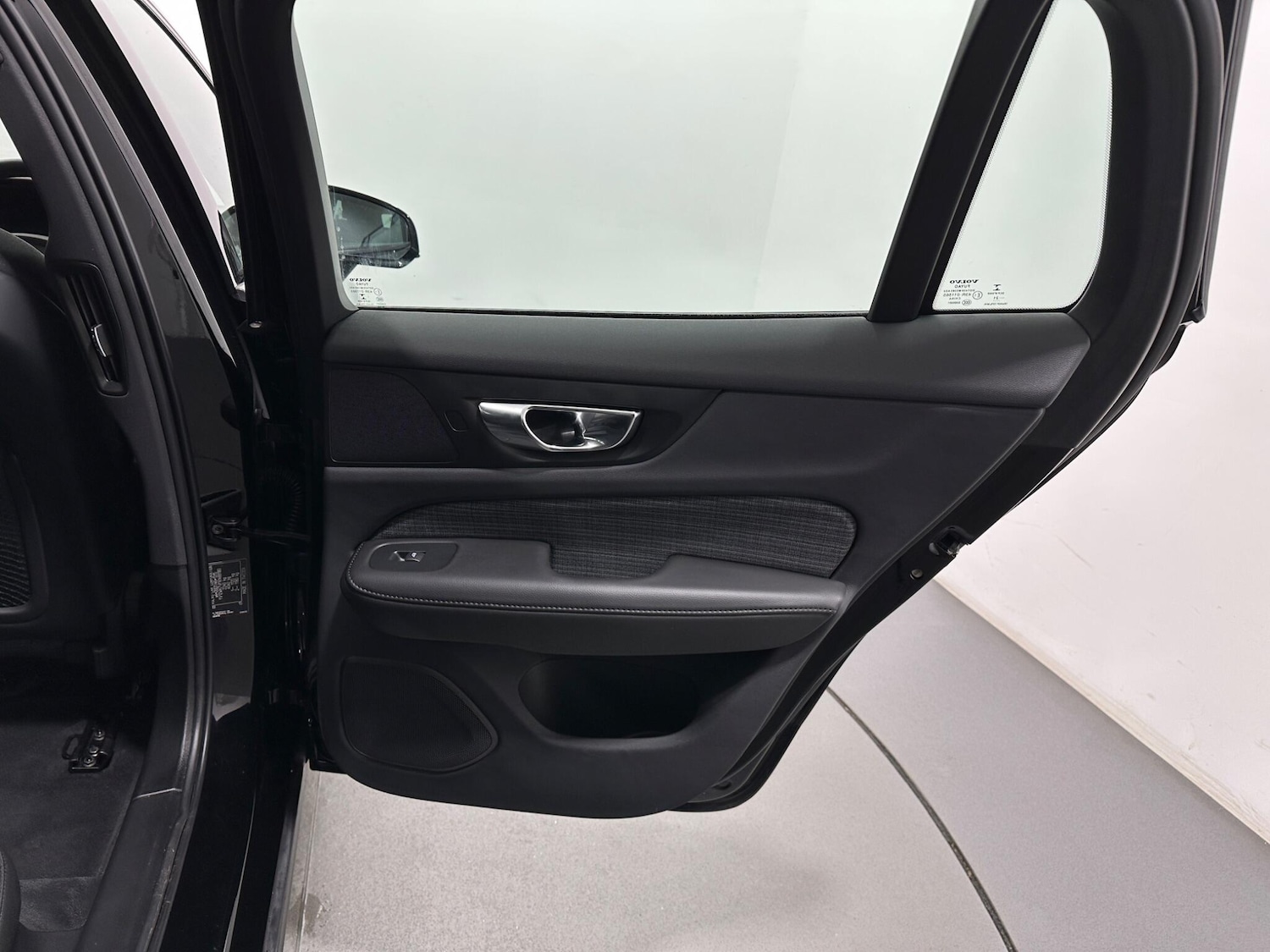 Used Volvo V60 2022 for sale - 77330941: Photo 43