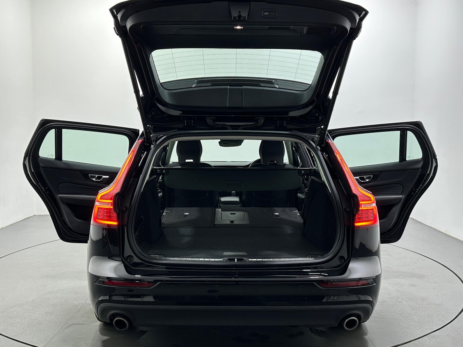 Used Volvo V60 2022 for sale - 77330941: Photo 44