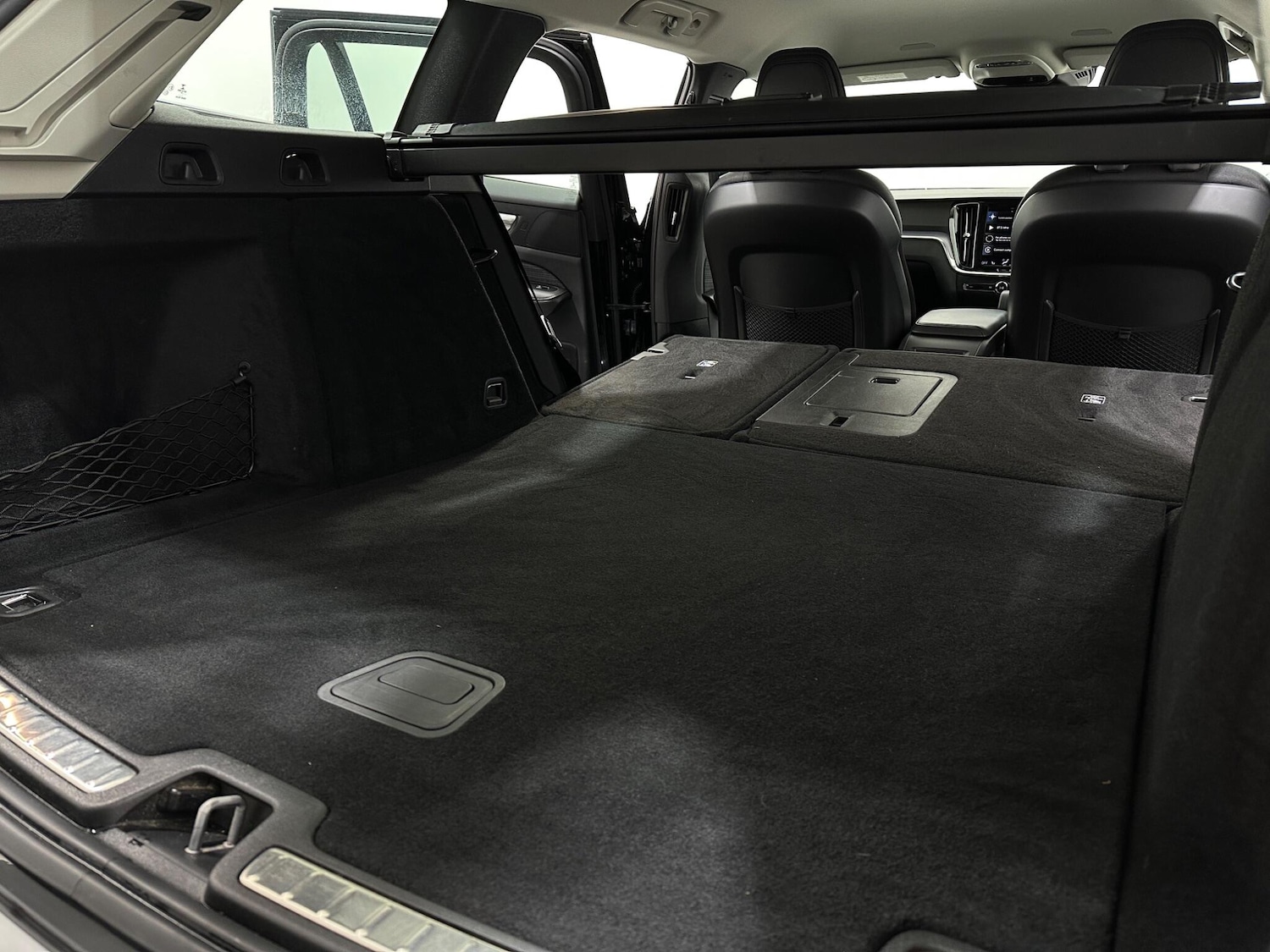 Used Volvo V60 2022 for sale - 77330941: Photo 45