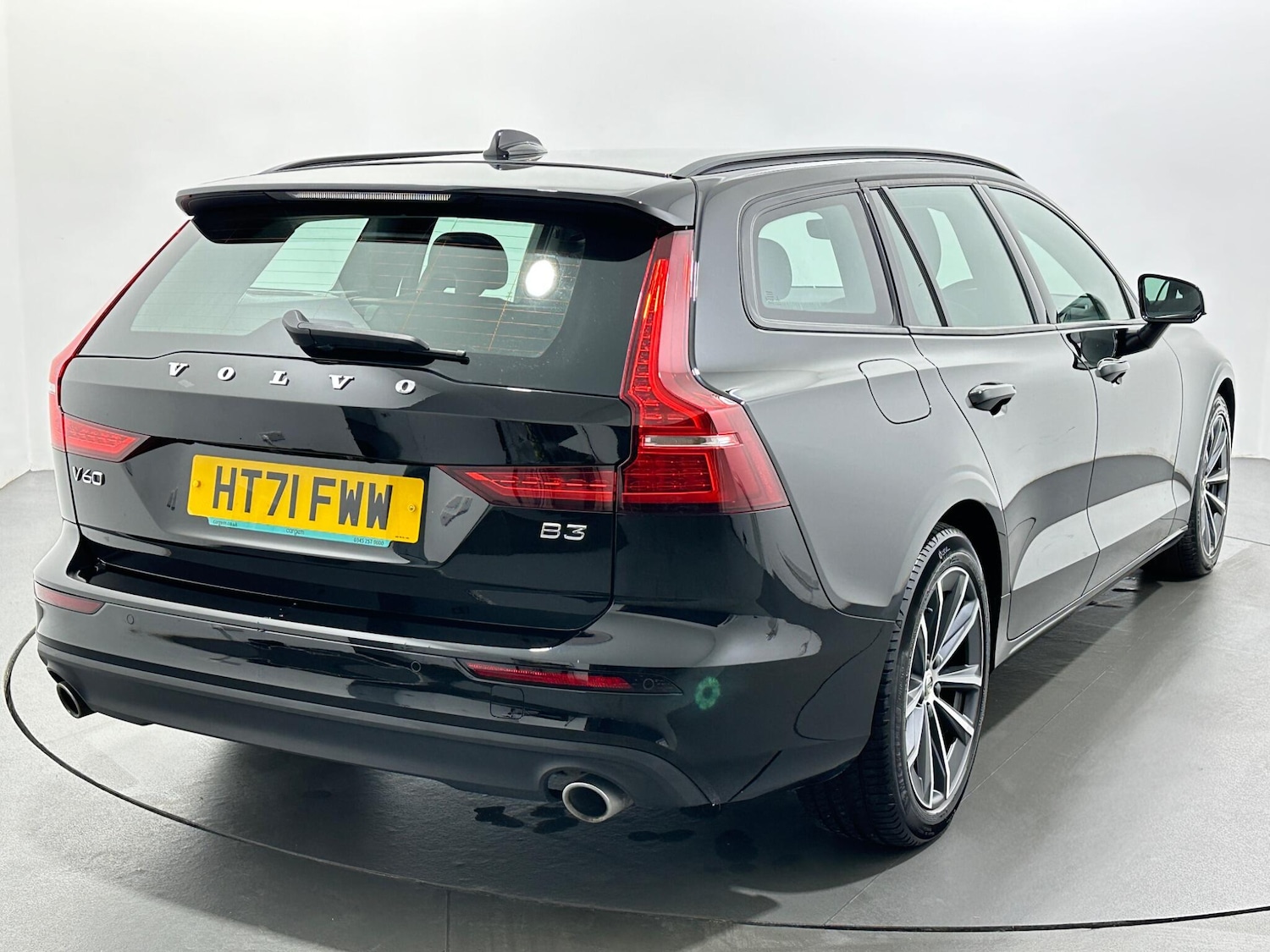 Used Volvo V60 2022 for sale - 77330941: Photo 8