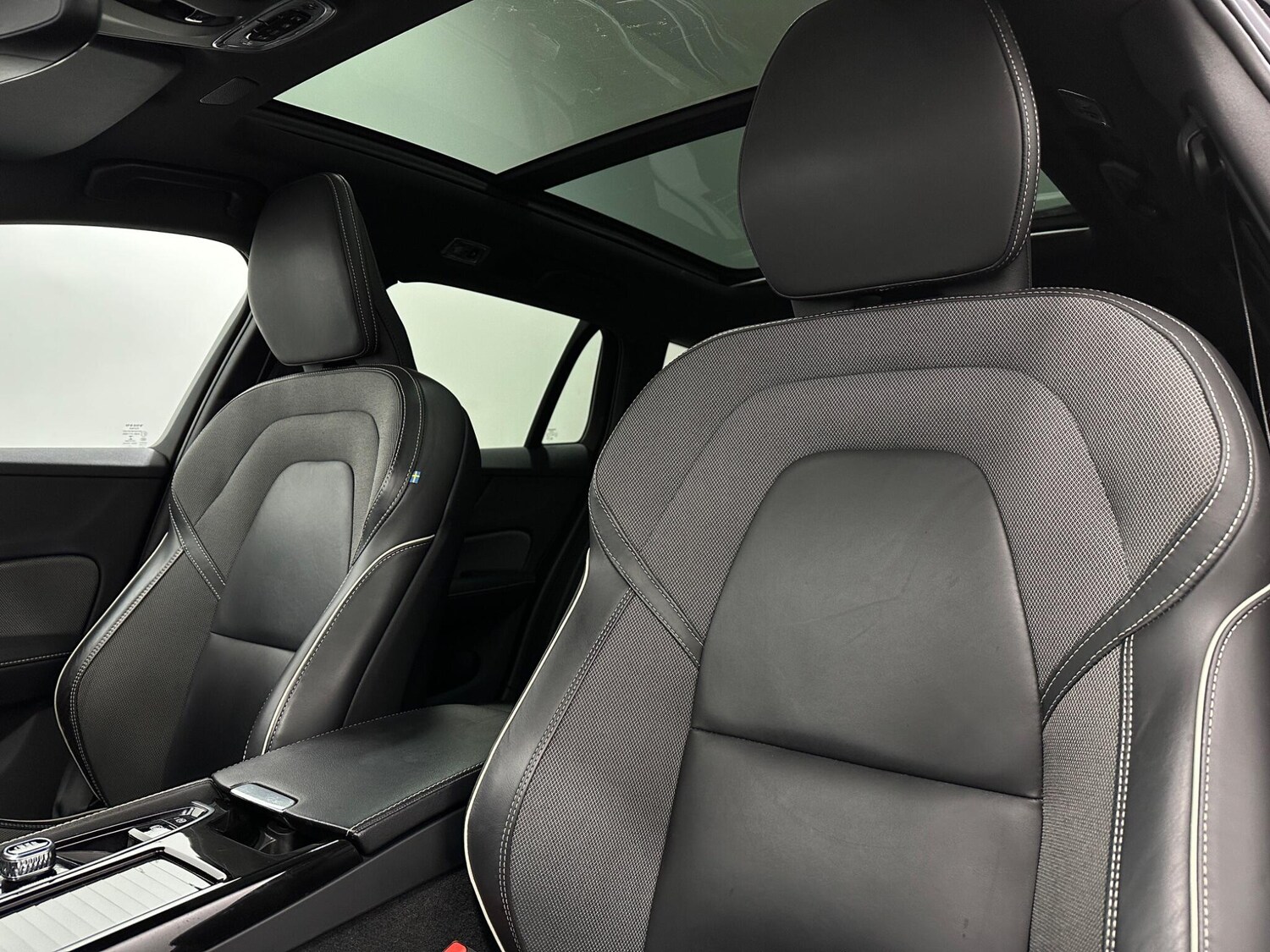 Used Volvo V60 for sale - 78214670: Photo 37