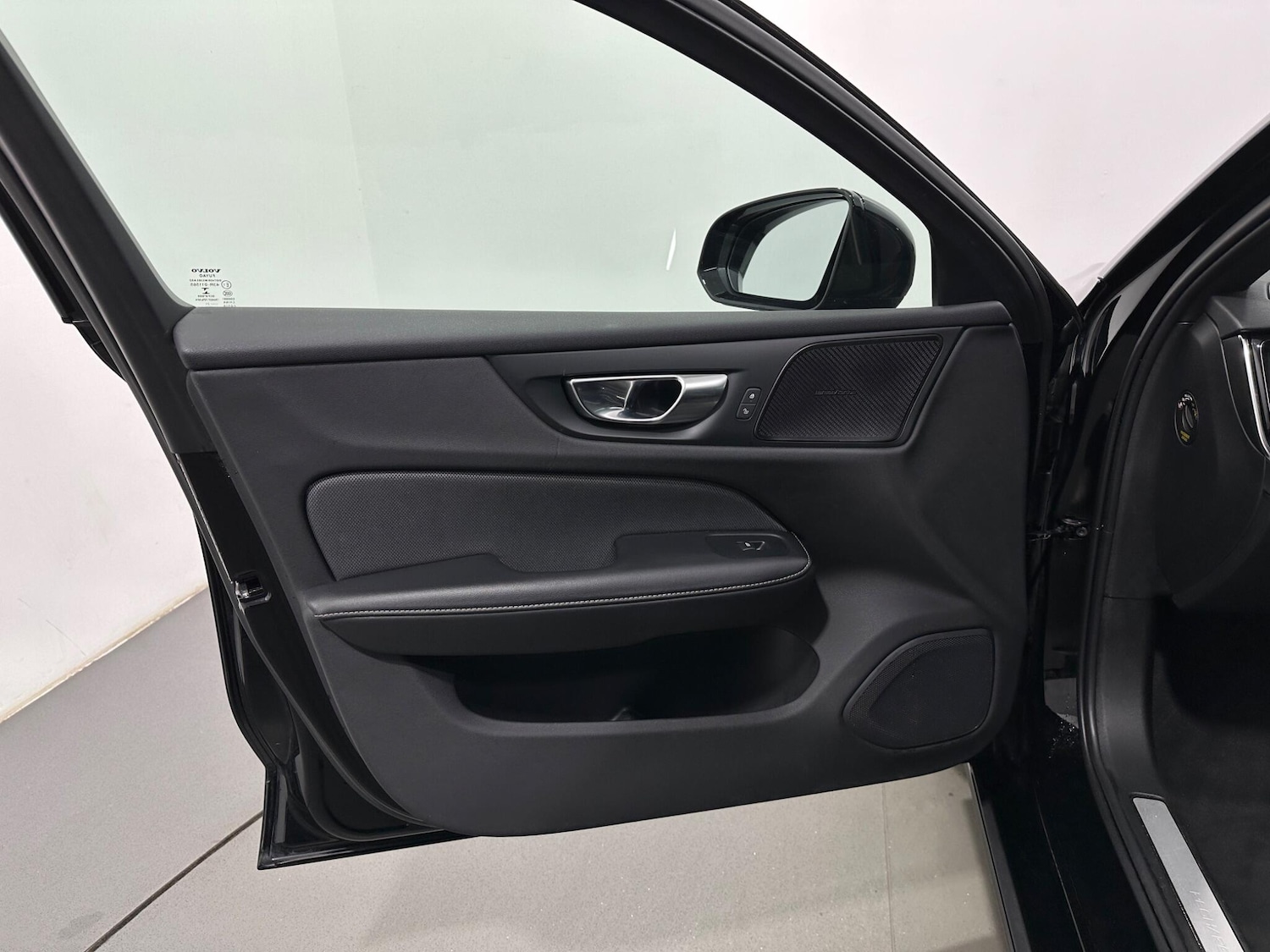 Used Volvo V60 for sale - 78214670: Photo 38