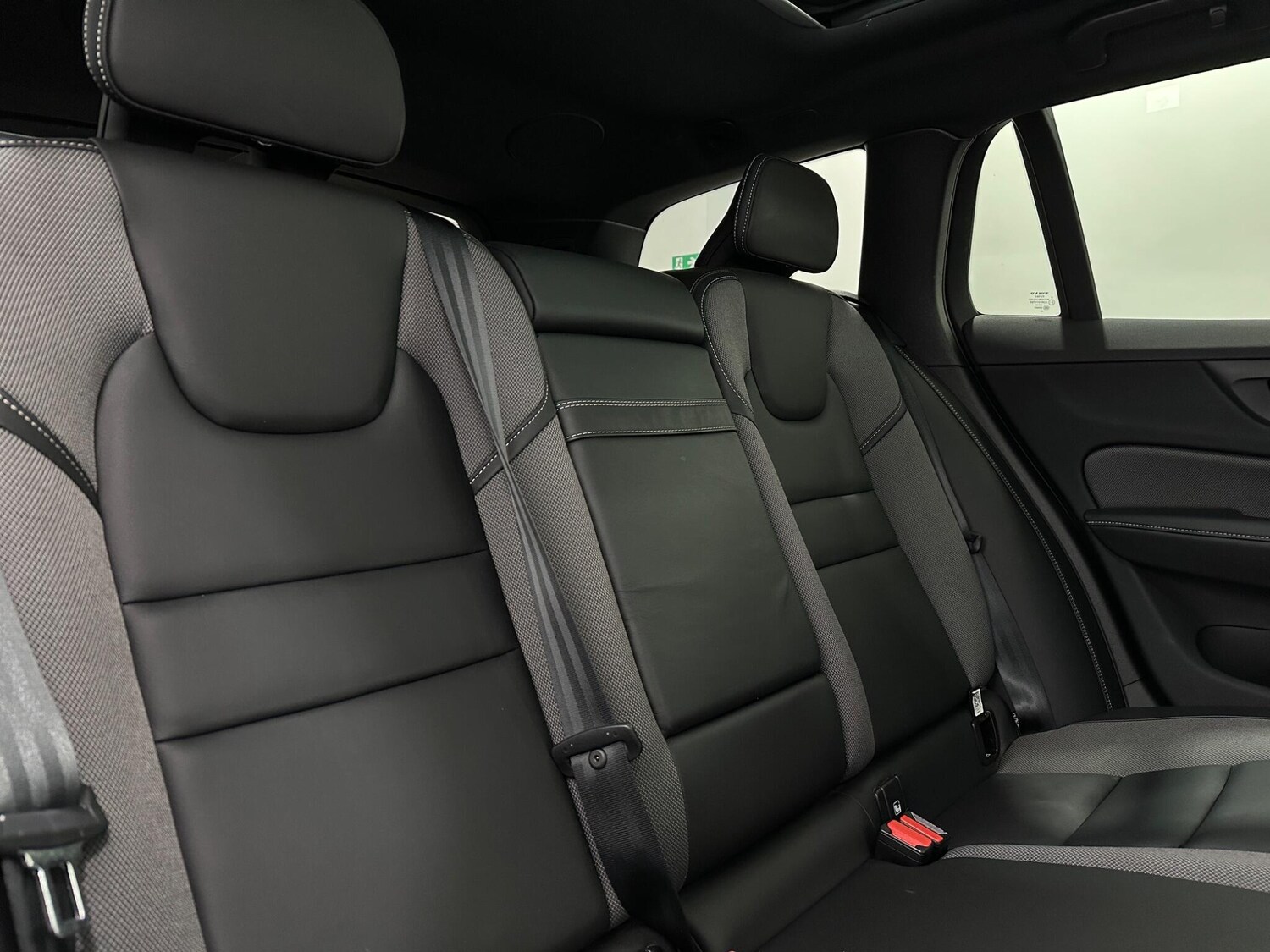 Used Volvo V60 for sale - 78214670: Photo 44