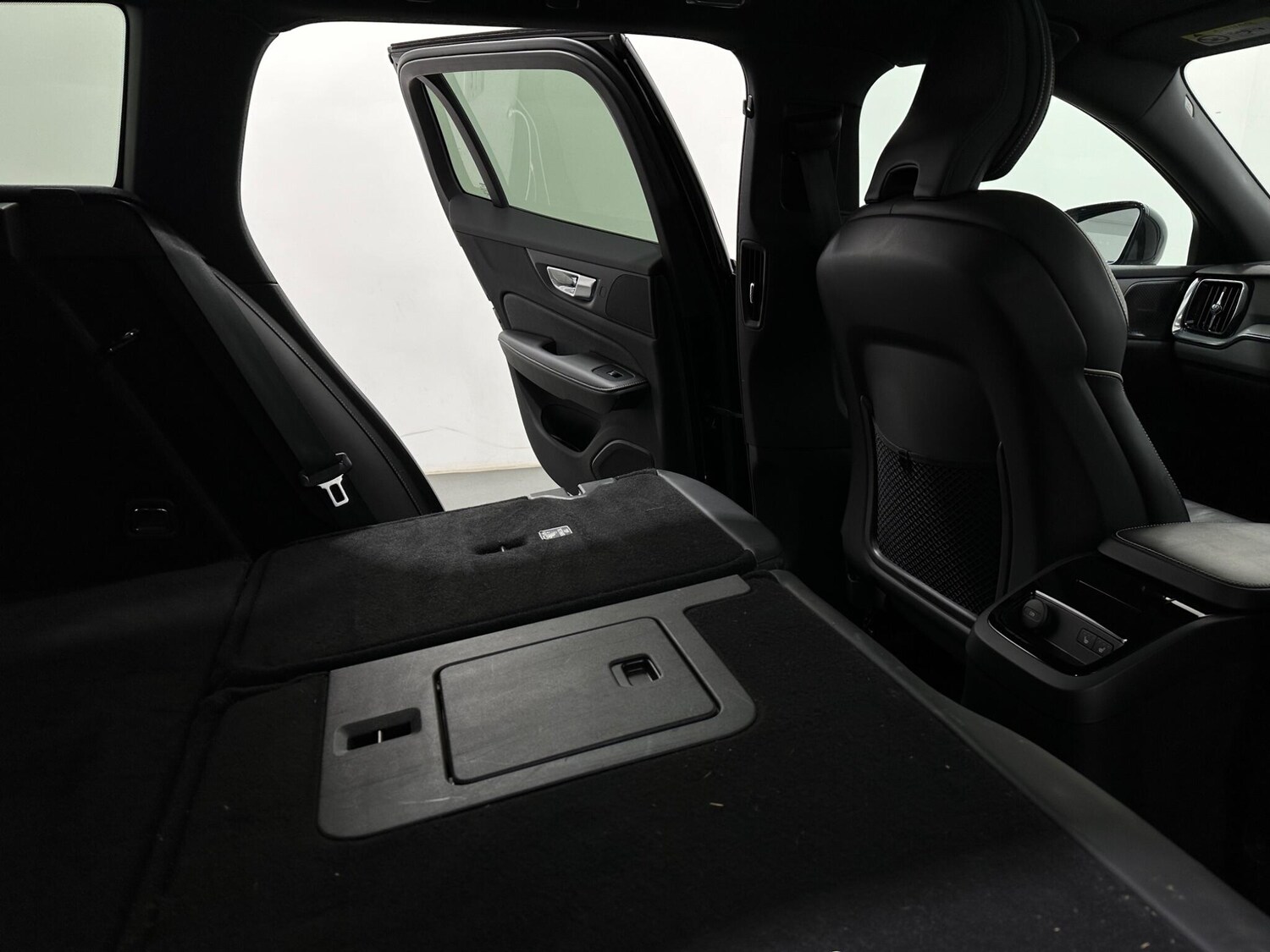 Used Volvo V60 for sale - 78214670: Photo 48