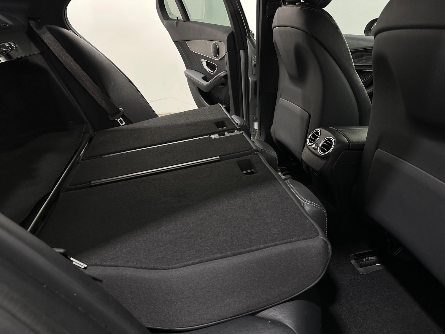 Used Mercedes-Benz C Class 2020 for sale - 78100623: Photo 48