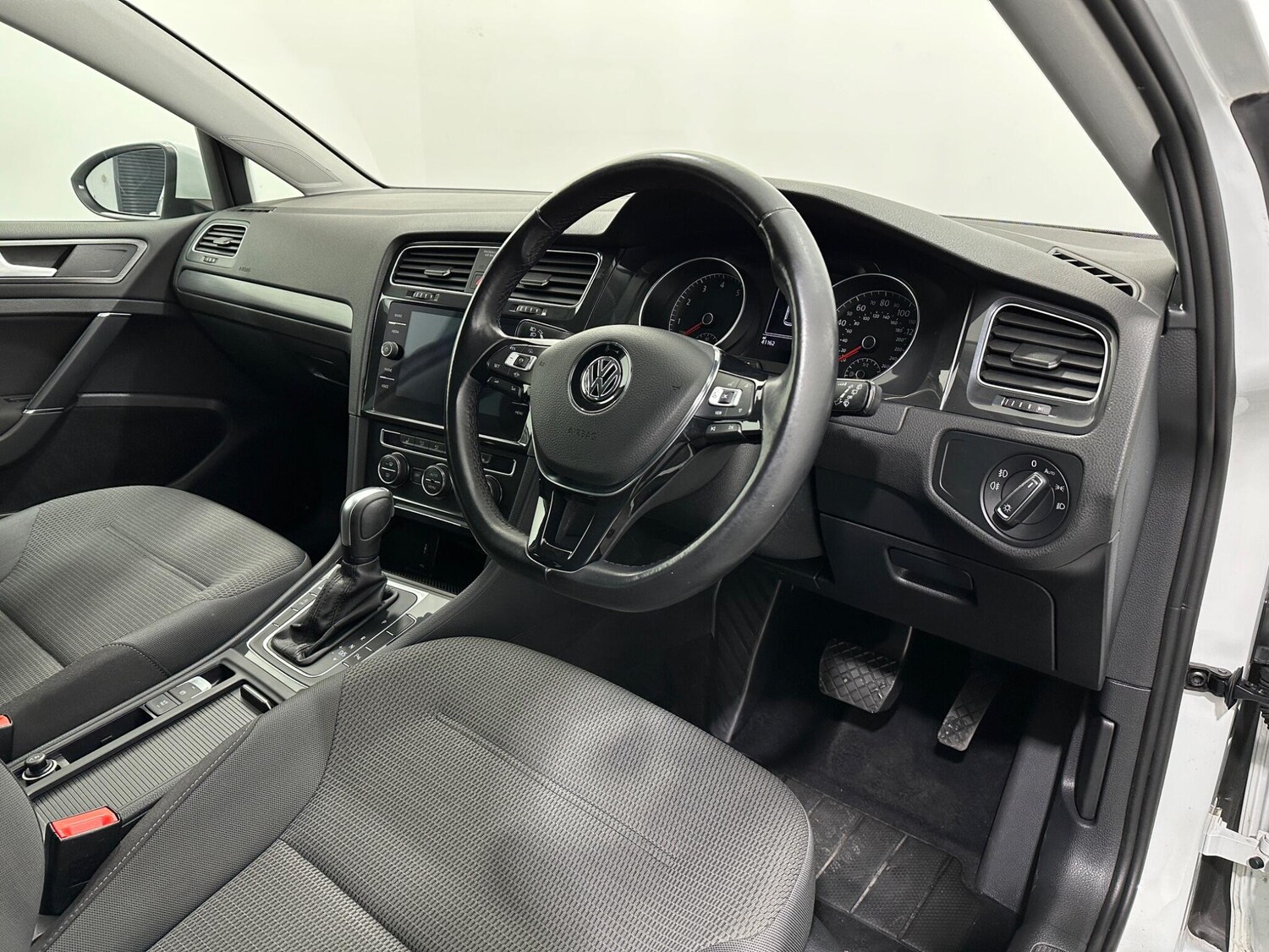 Used Volkswagen Golf 2020 for sale - 77400540: Photo 11