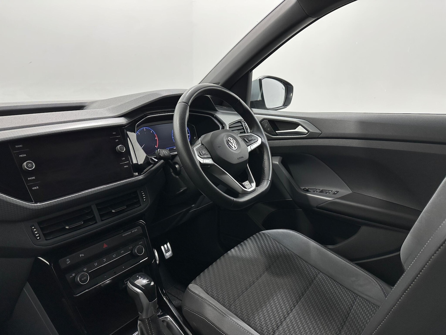 Used Volkswagen T-Cross 2020 for sale - 77426156: Photo 29