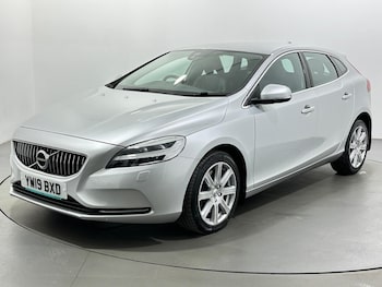 Used Volvo V40 2019 for sale - 78416179: Photo