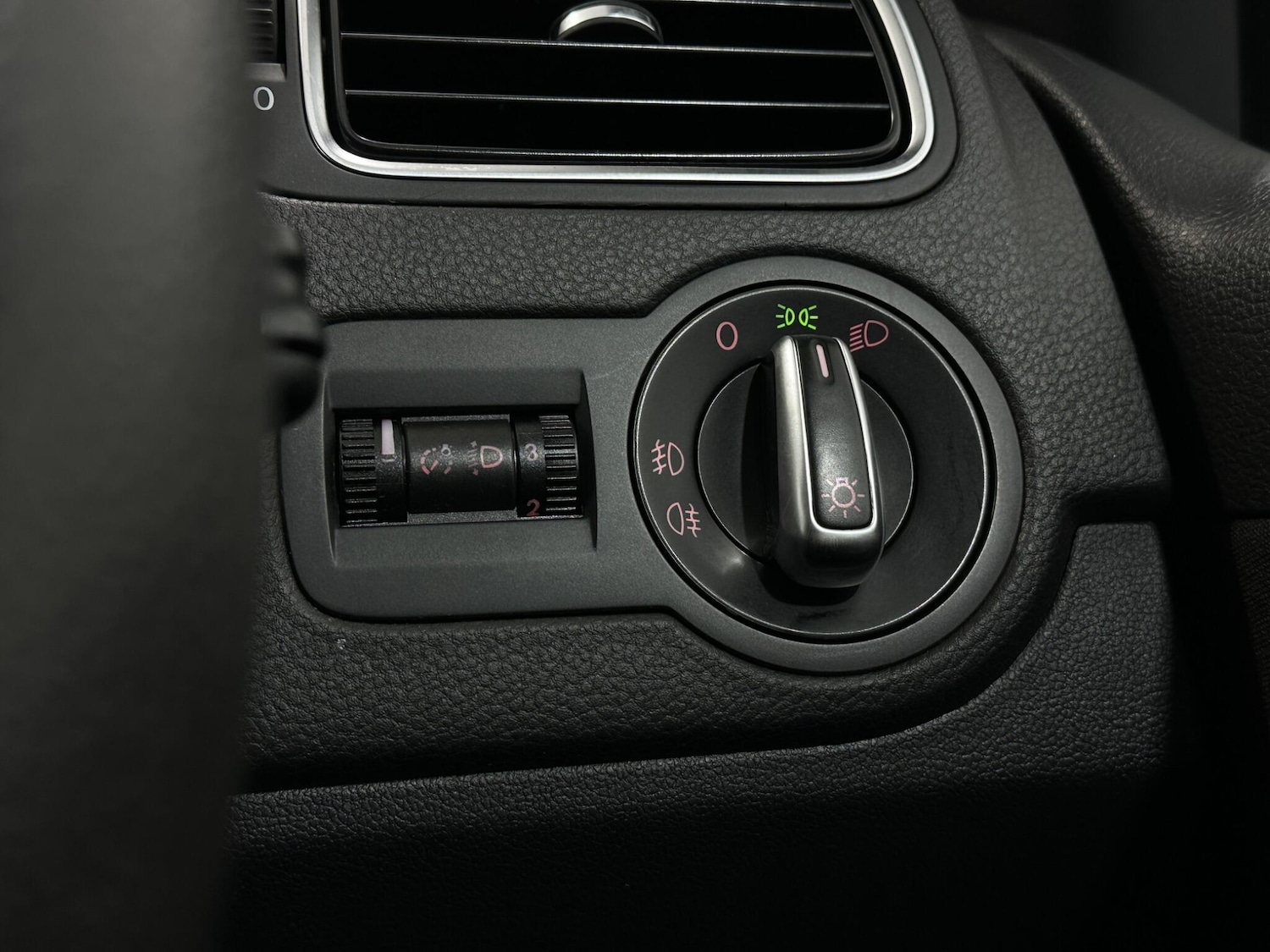 Used Volkswagen Polo for sale - 77084370: Photo 14