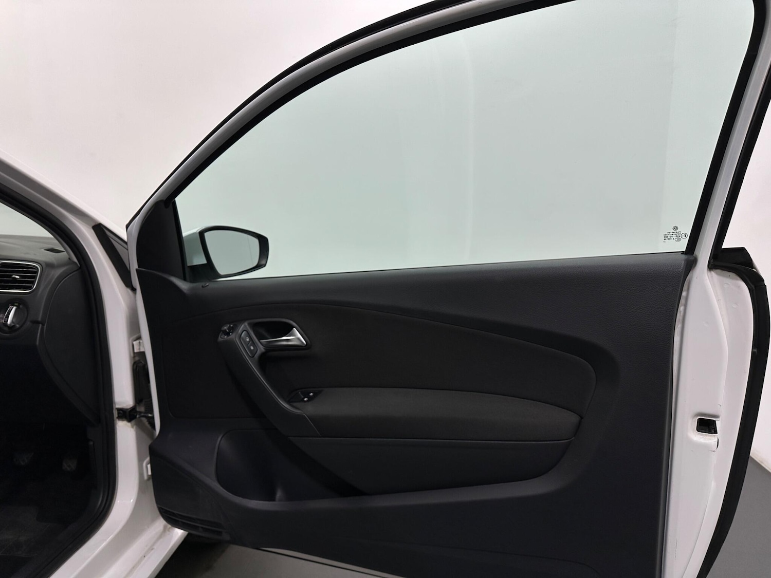 Used Volkswagen Polo for sale - 77084370: Photo 28