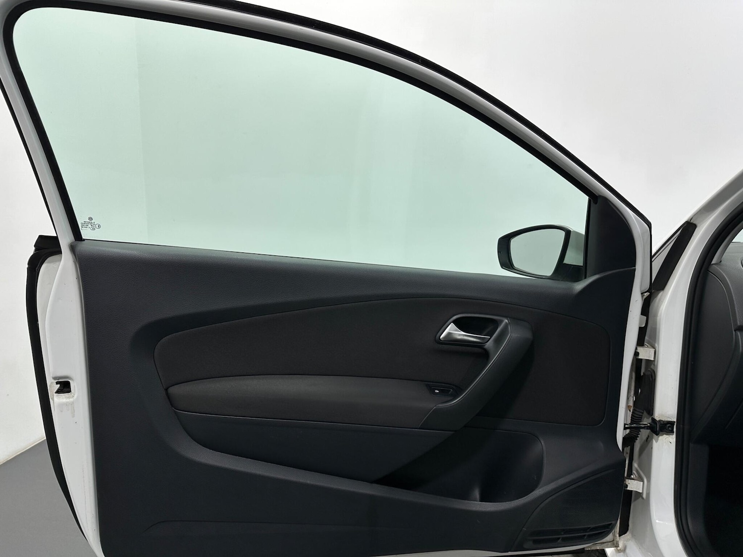 Used Volkswagen Polo for sale - 77084370: Photo 32