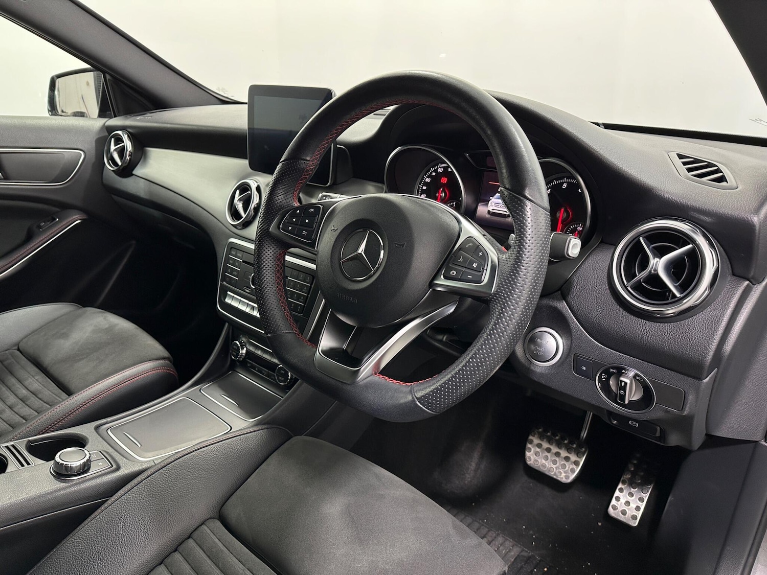 Used Mercedes-Benz GLA 2019 for sale - 77940096: Photo 10