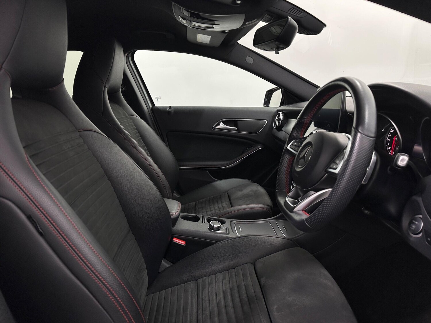 Used Mercedes-Benz GLA 2019 for sale - 77940096: Photo 33