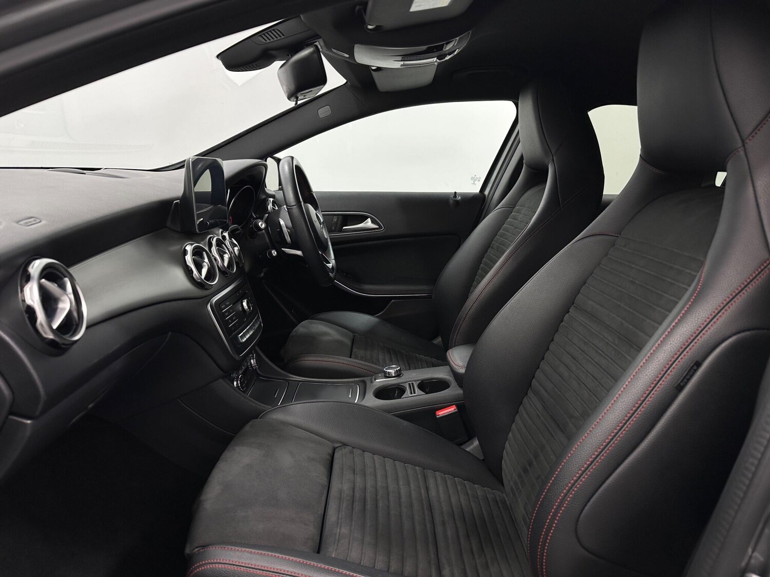 Used Mercedes-Benz GLA 2019 for sale - 77940096: Photo 36