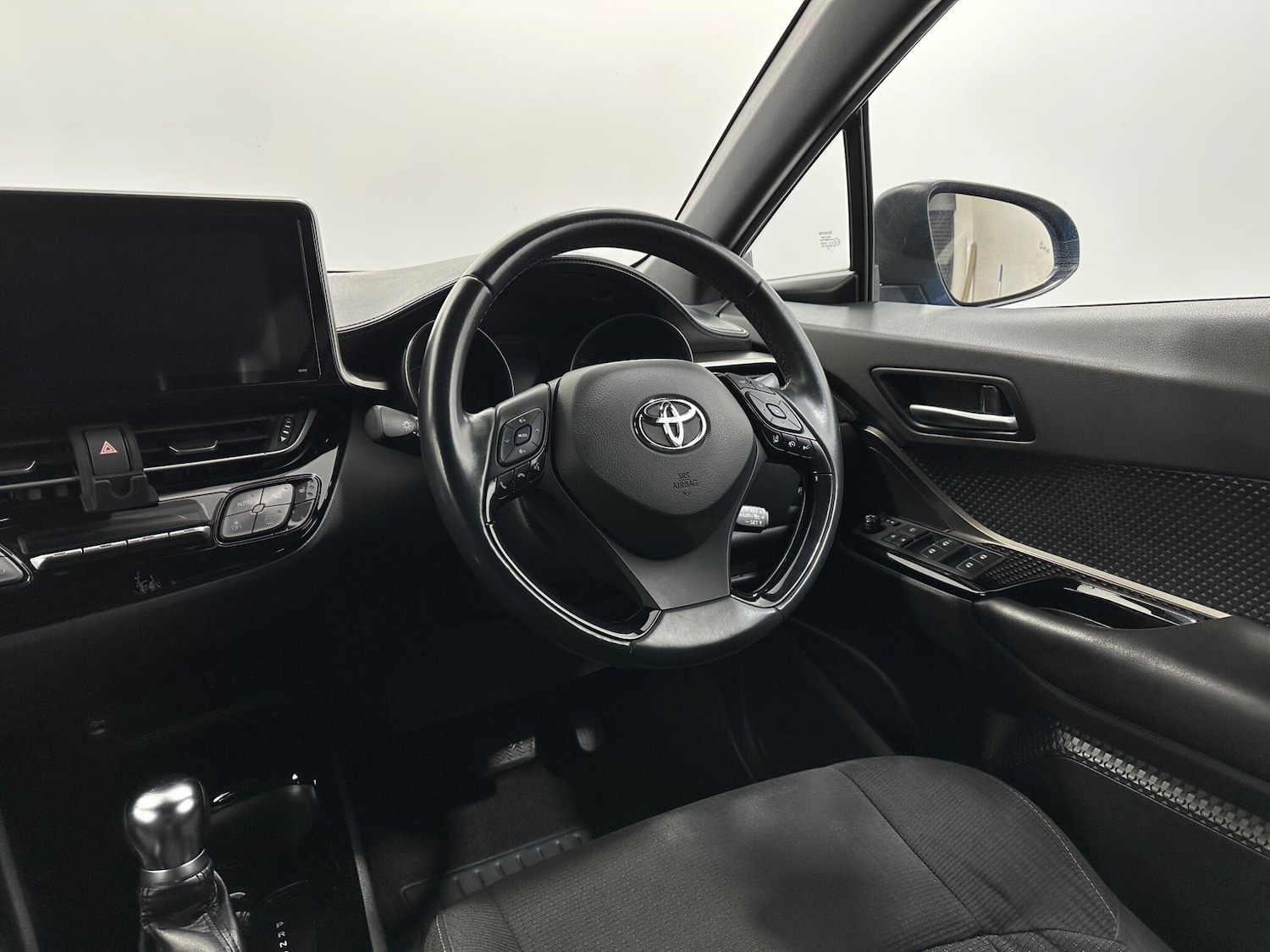 Used Toyota C-HR for sale - 77174912: Photo 11