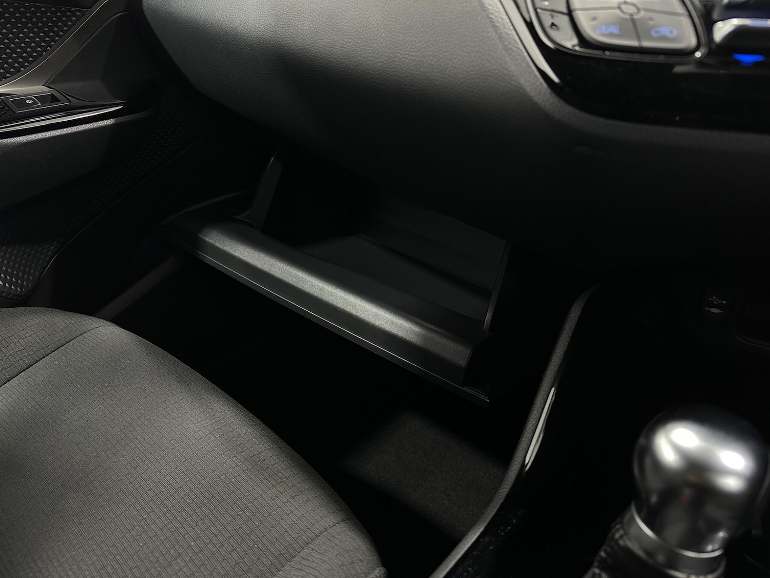 Used Toyota C-HR for sale - 77174912: Photo 25