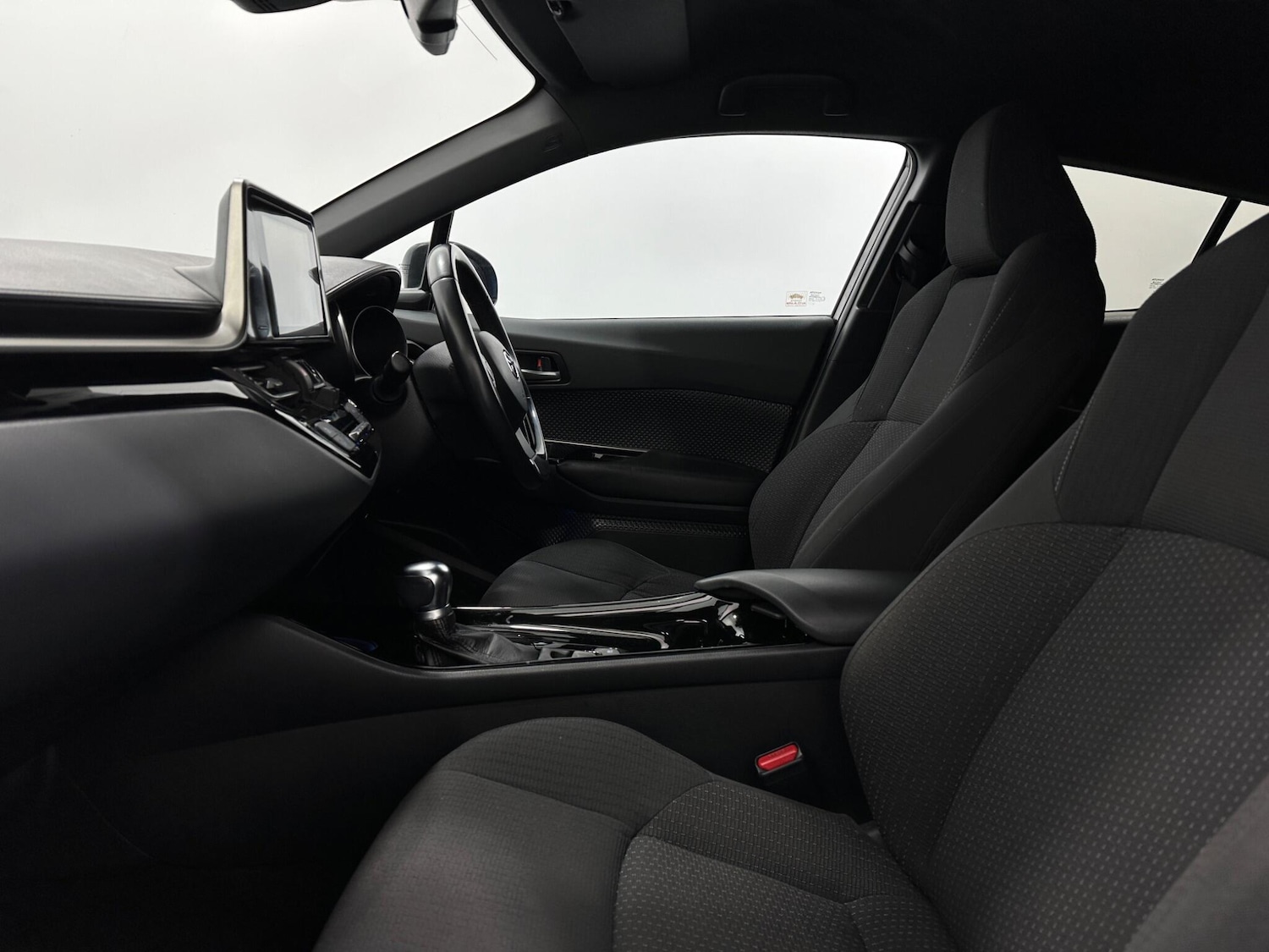 Used Toyota C-HR for sale - 77174912: Photo 32