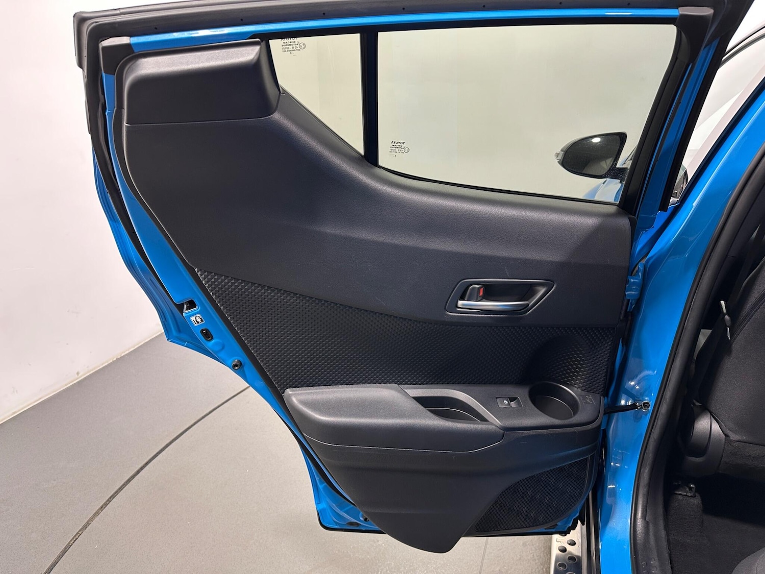 Used Toyota C-HR for sale - 77174912: Photo 37