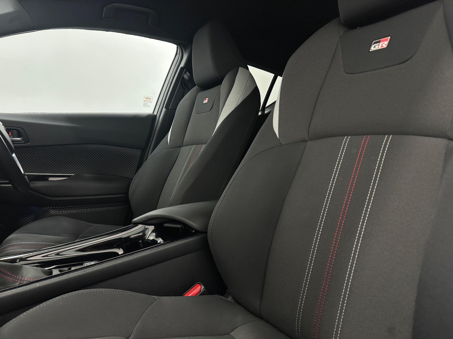 Used Toyota C-HR 2021 for sale - 77156585: Photo 35