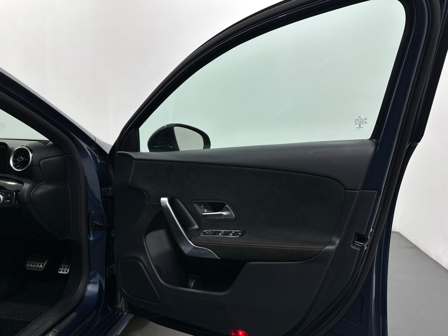 Used Mercedes-Benz A-Class for sale - 77484080: Photo 33