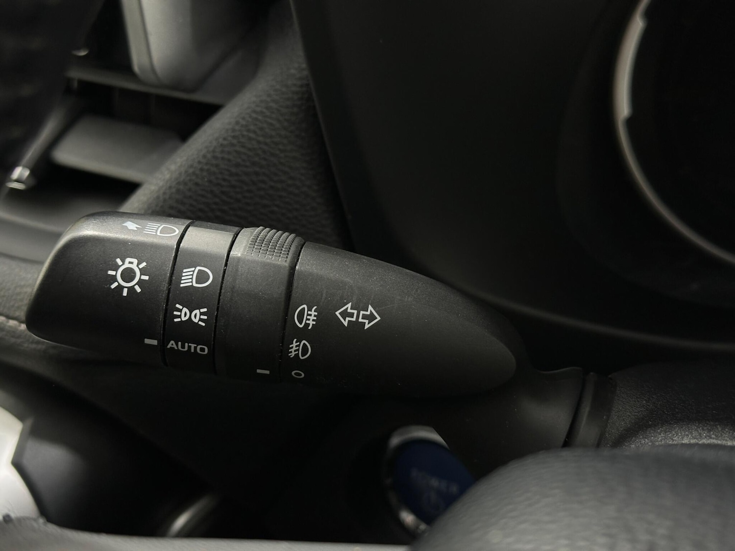 Used Toyota RAV4 2019 for sale - 76878589: Photo 12