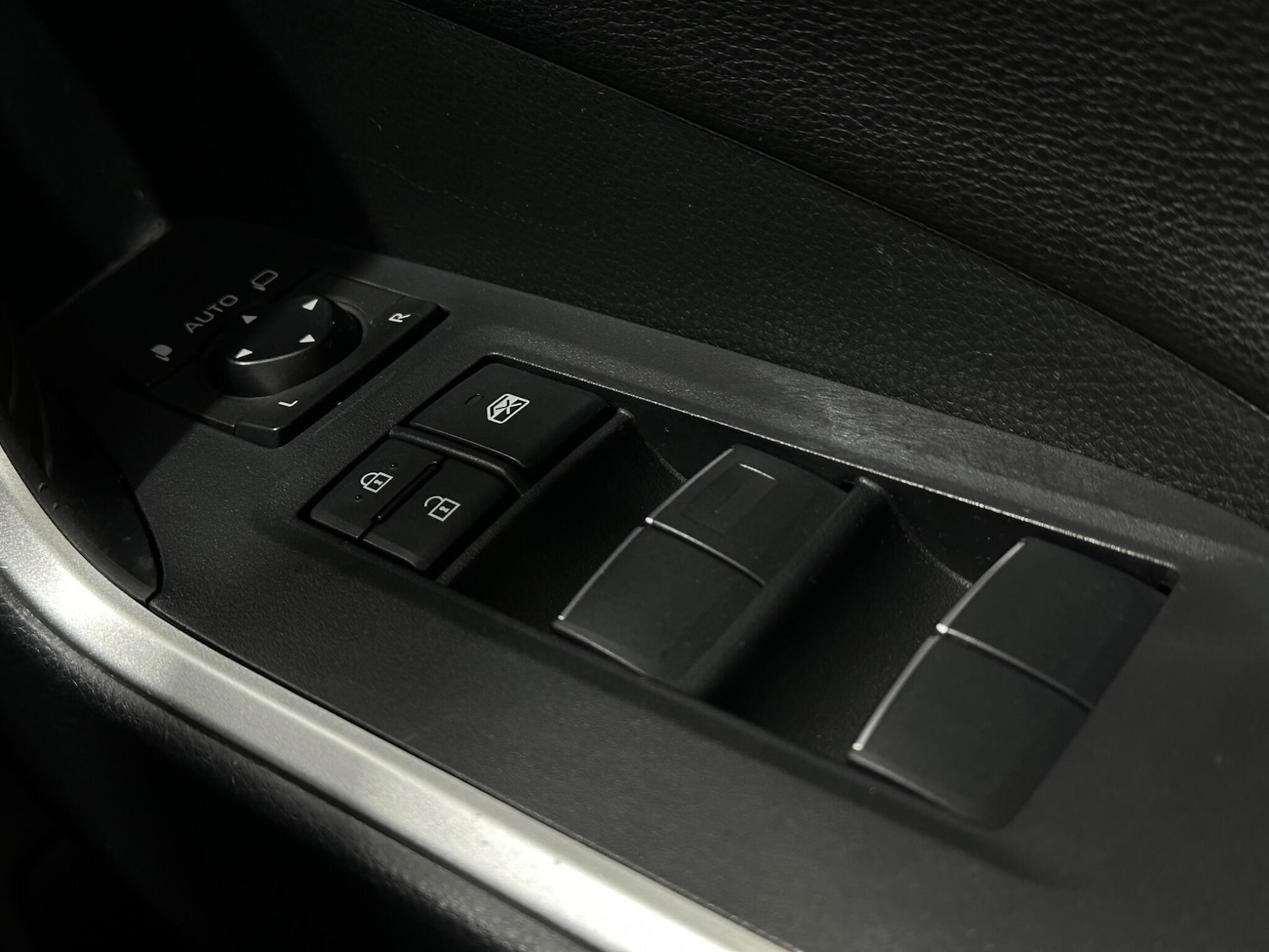 Used Toyota RAV4 2019 for sale - 76878589: Photo 18