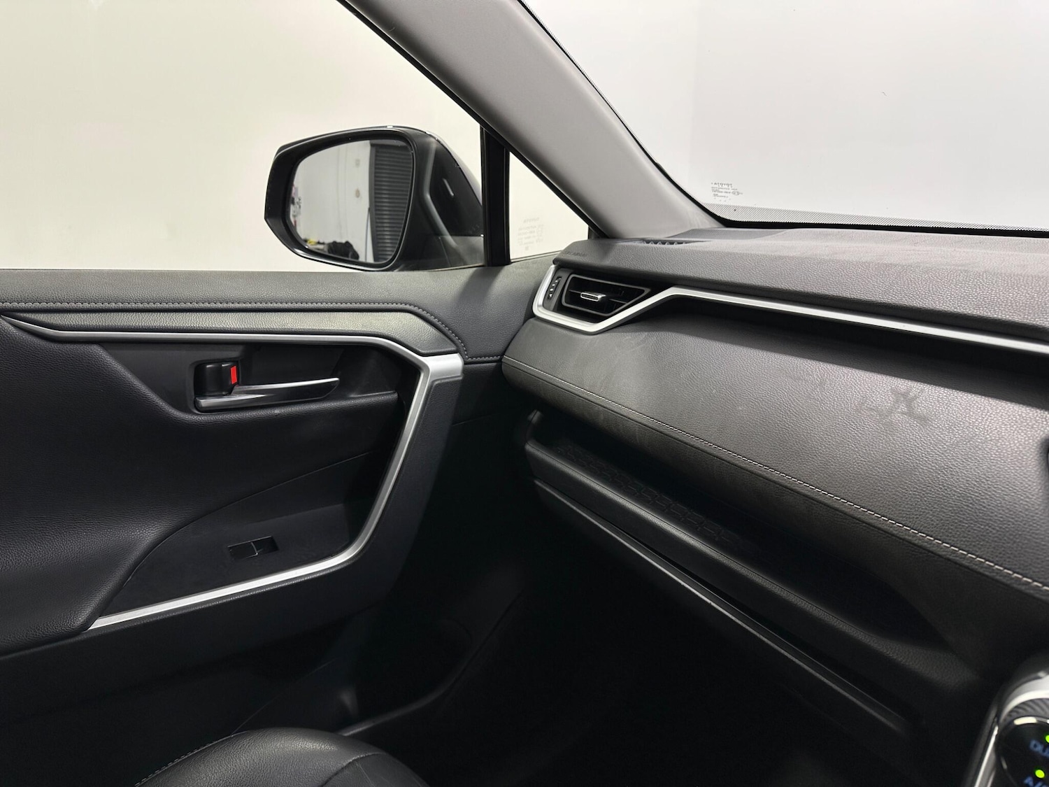 Used Toyota RAV4 2019 for sale - 76878589: Photo 25