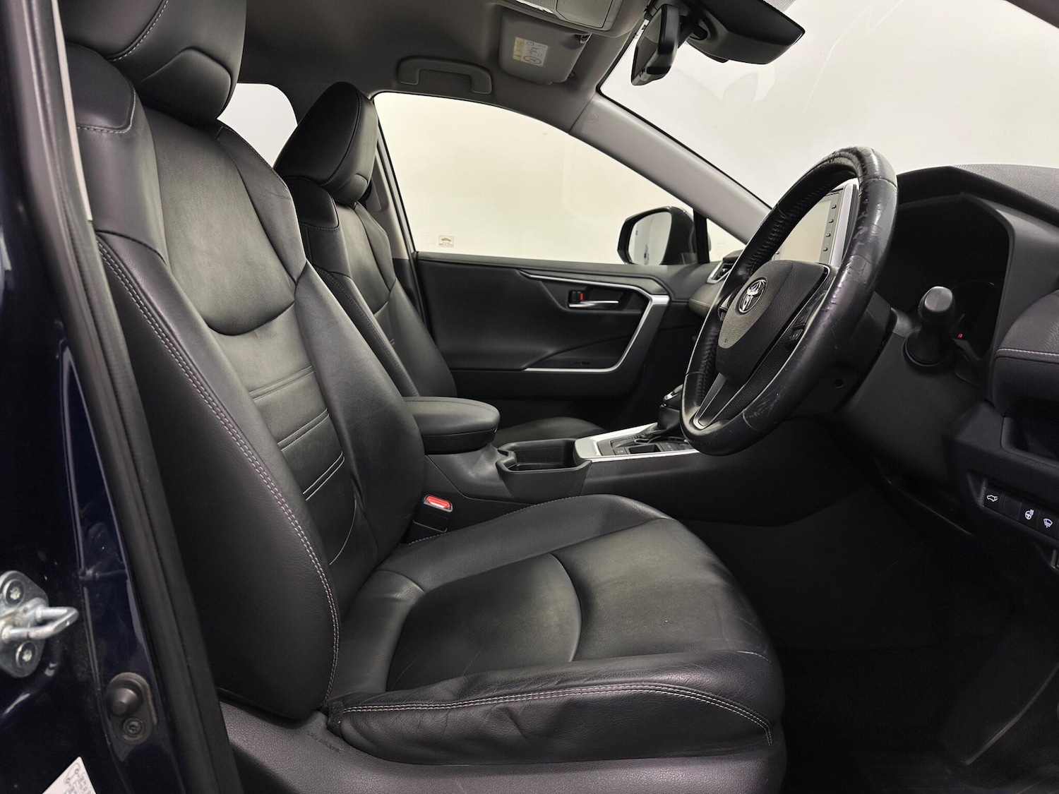 Used Toyota RAV4 2019 for sale - 76878589: Photo 28