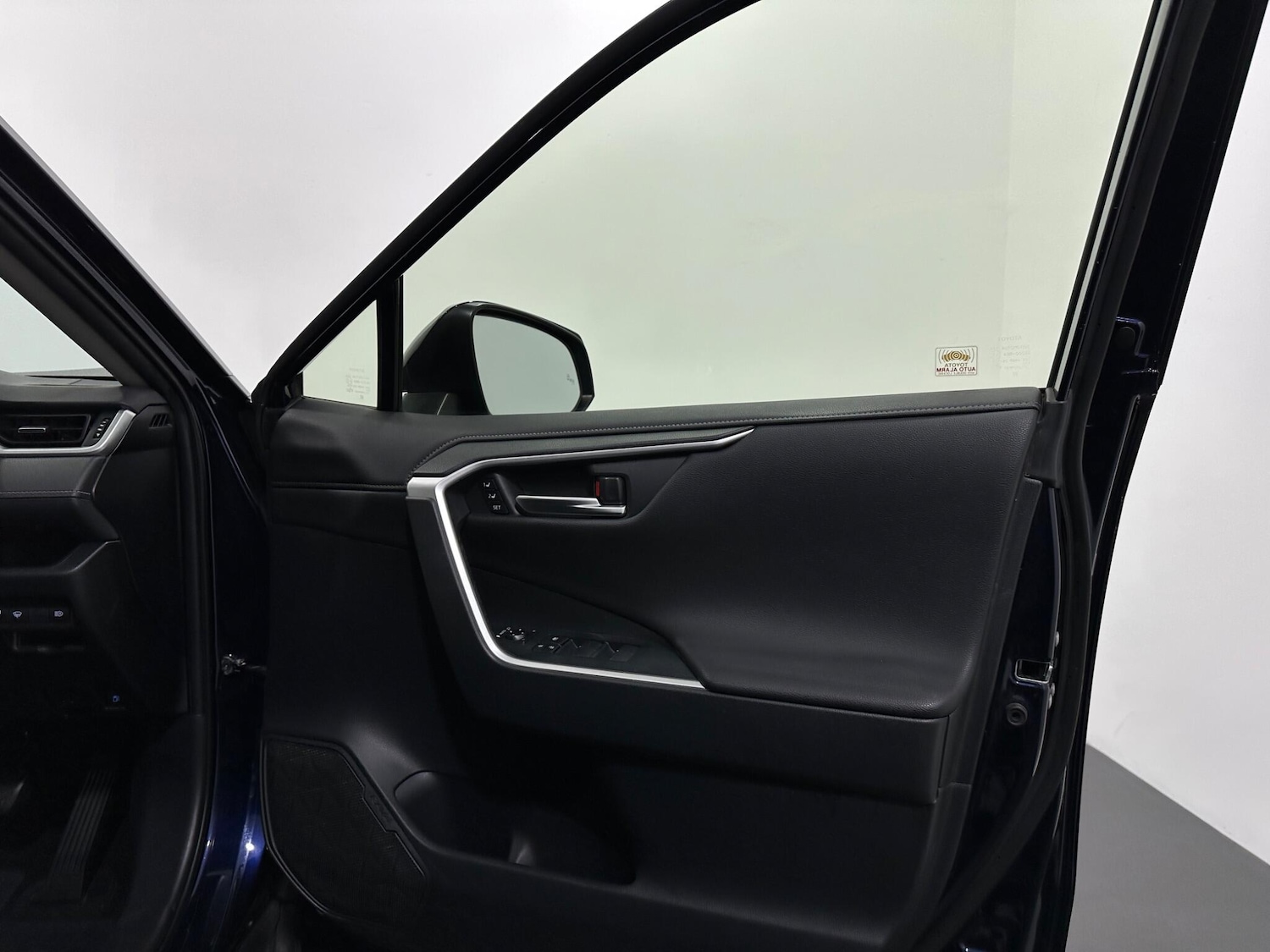 Used Toyota RAV4 2019 for sale - 76878589: Photo 31