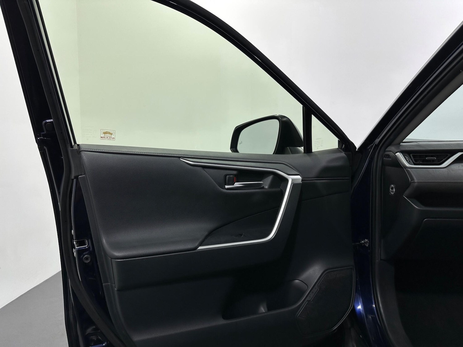 Used Toyota RAV4 2019 for sale - 76878589: Photo 35