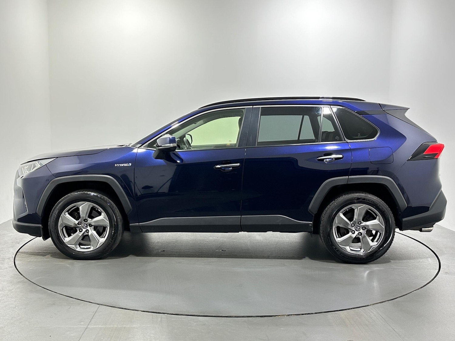 Used Toyota RAV4 2019 for sale - 76878589: Photo 5