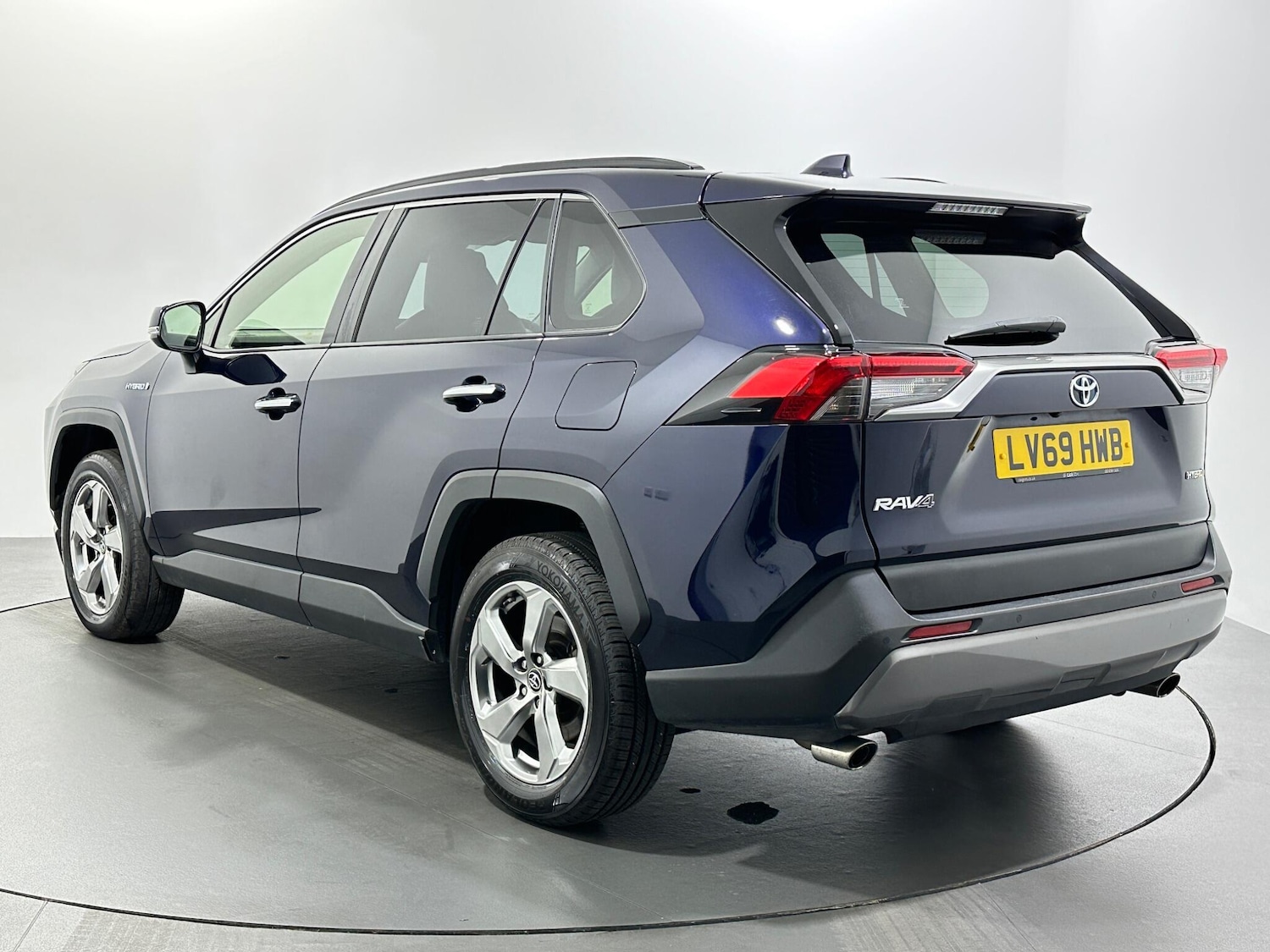 Used Toyota RAV4 2019 for sale - 76878589: Photo 6