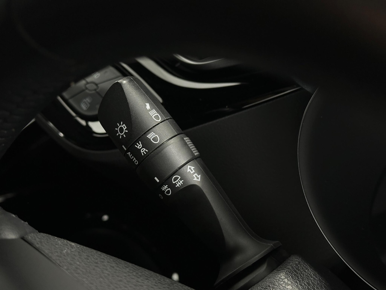 Used Toyota C-HR 2021 for sale - 76898289: Photo 13