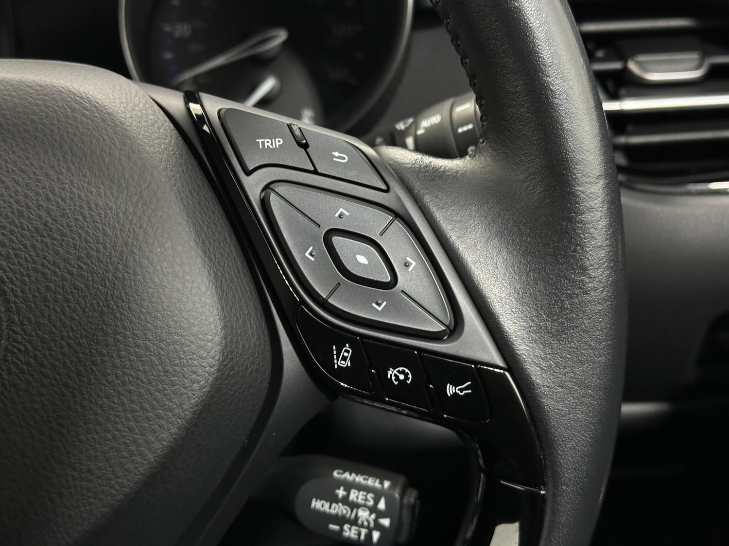 Used Toyota C-HR 2021 for sale - 76898289: Photo 15