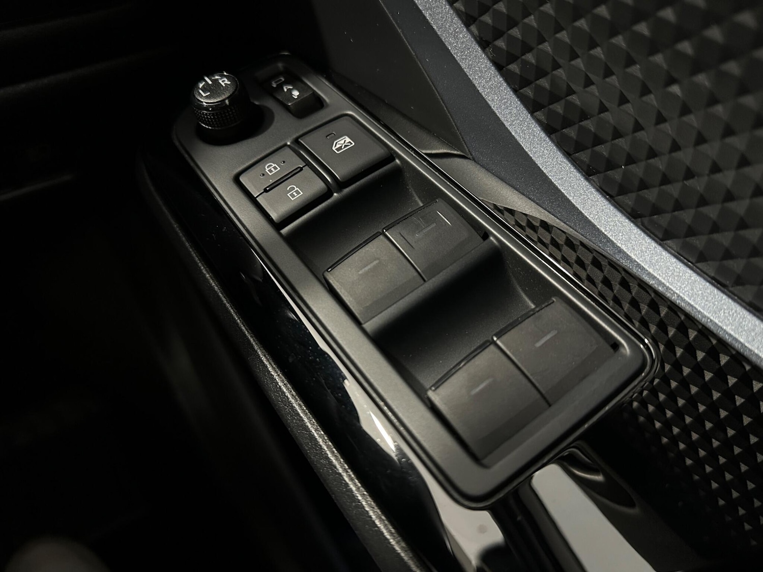 Used Toyota C-HR 2021 for sale - 76898289: Photo 18