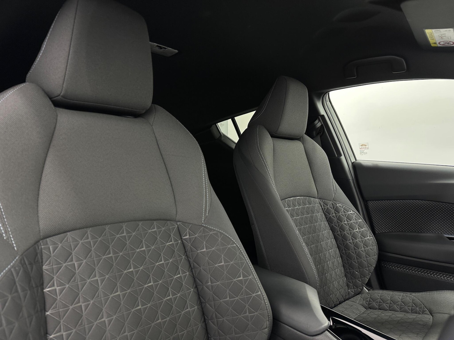 Used Toyota C-HR 2021 for sale - 76898289: Photo 29