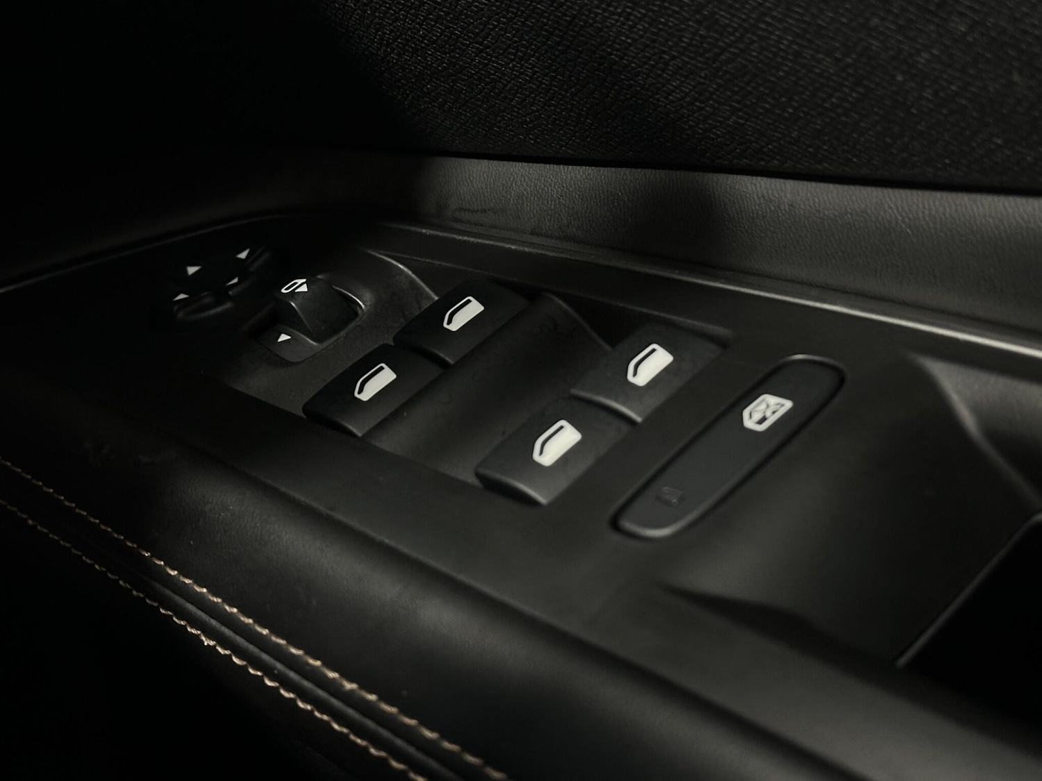 Used Peugeot 3008 2018 for sale - 76878469: Photo 17