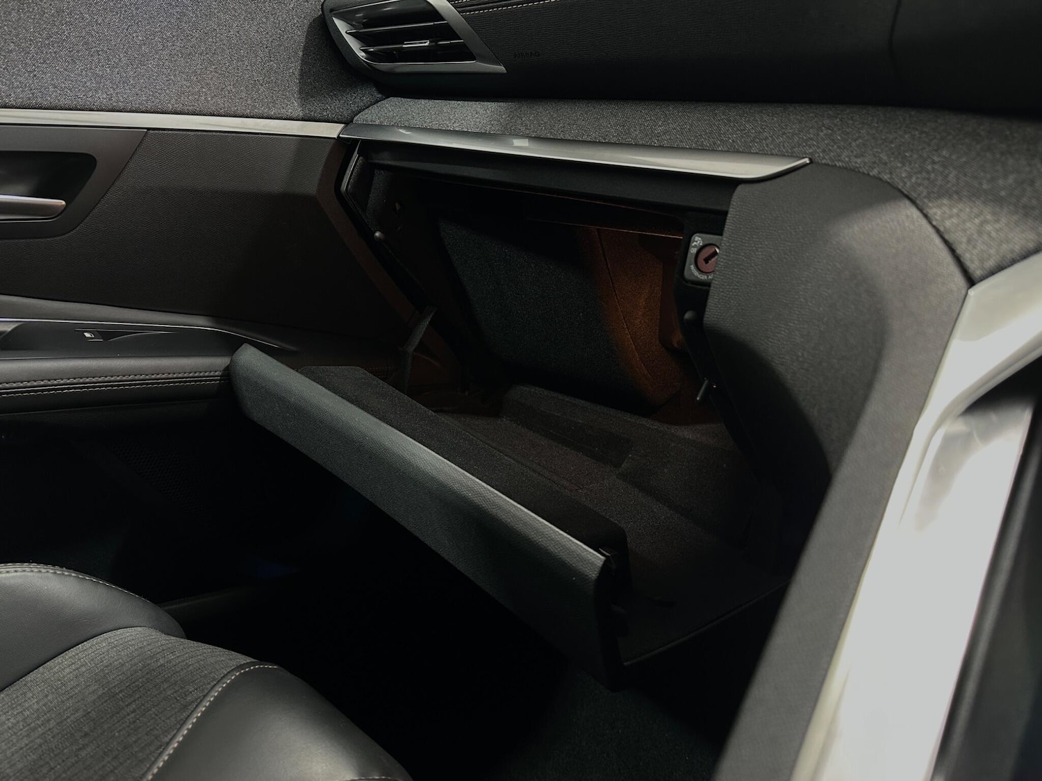 Used Peugeot 3008 2018 for sale - 76878469: Photo 27